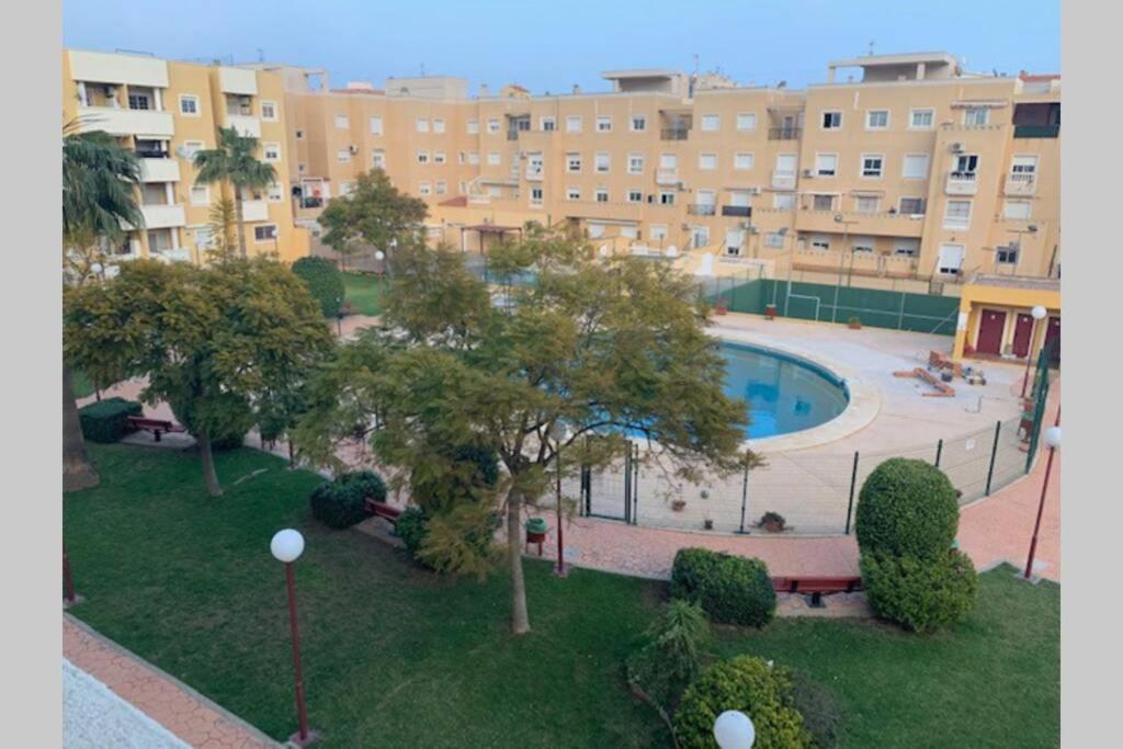 Apartamento 3 Dormitorios En La Playa De Almeria. Roquetas de Mar Exterior photo